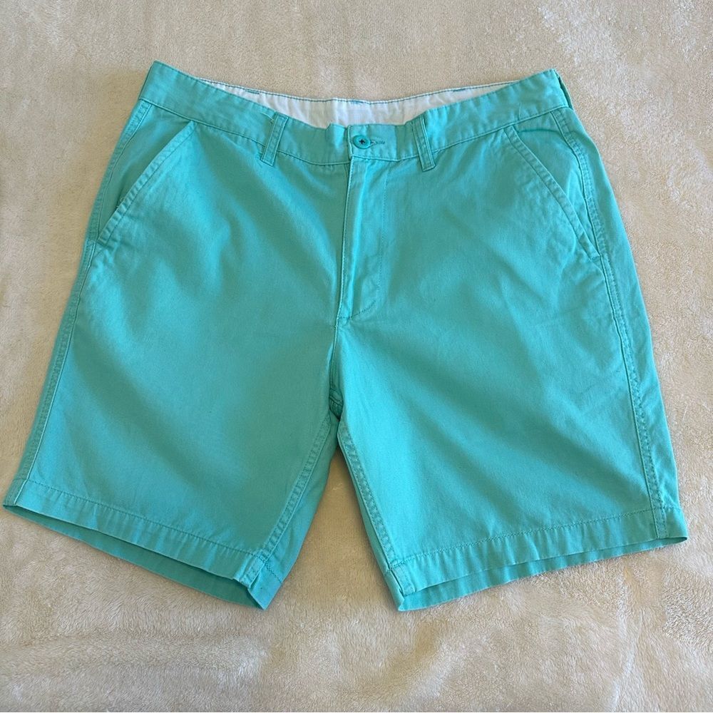 Men's St. John’s Bay Flat Front Aqua Shorts Size 36